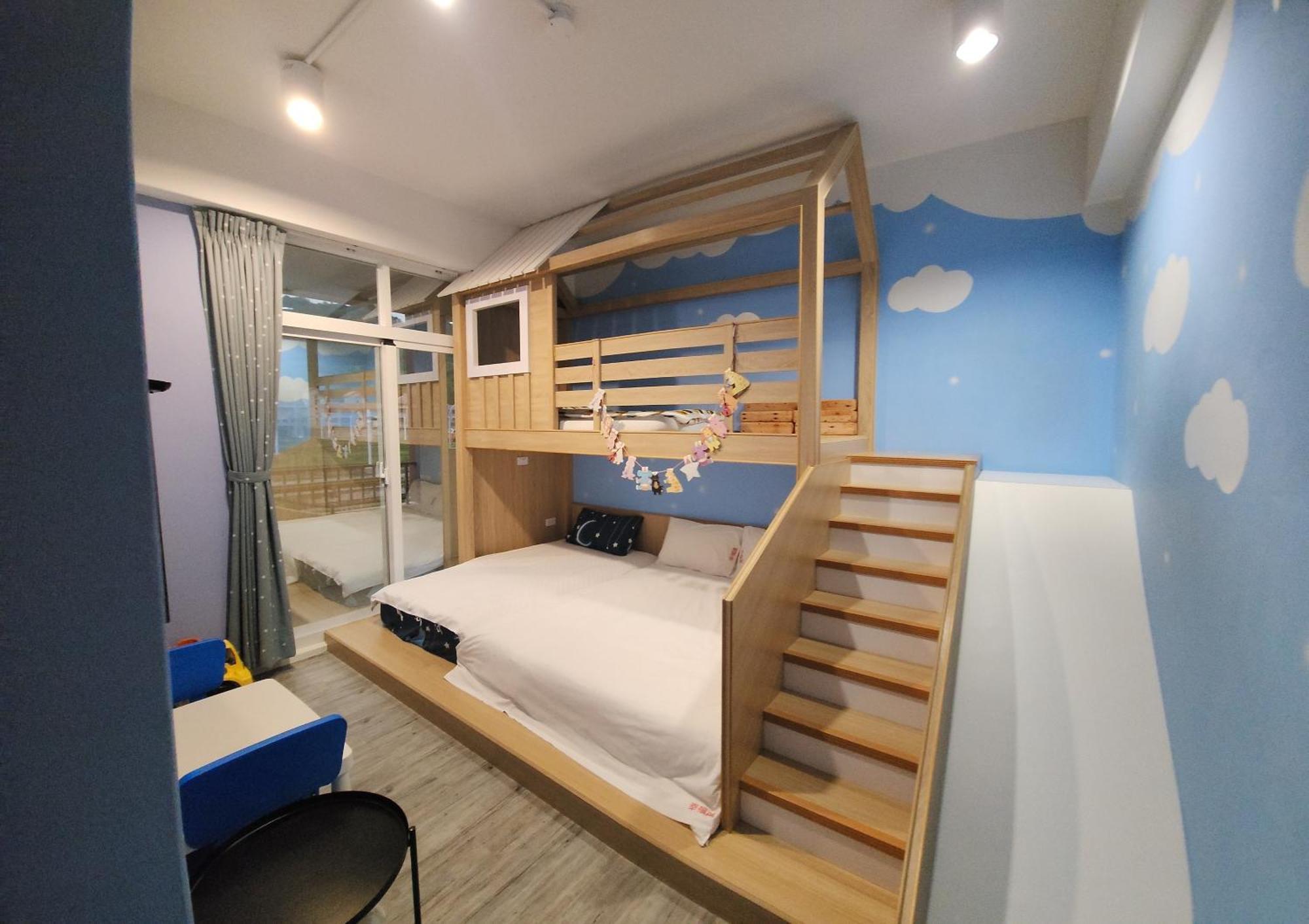 The Railroad Runs Hotel Taitung ภายนอก รูปภาพ