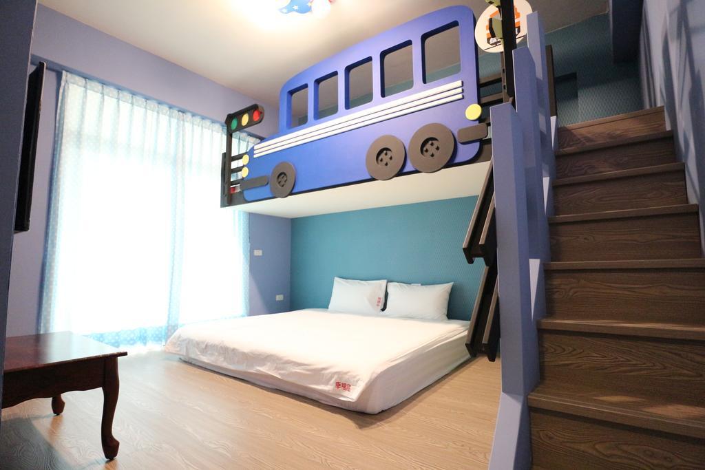 The Railroad Runs Hotel Taitung ภายนอก รูปภาพ